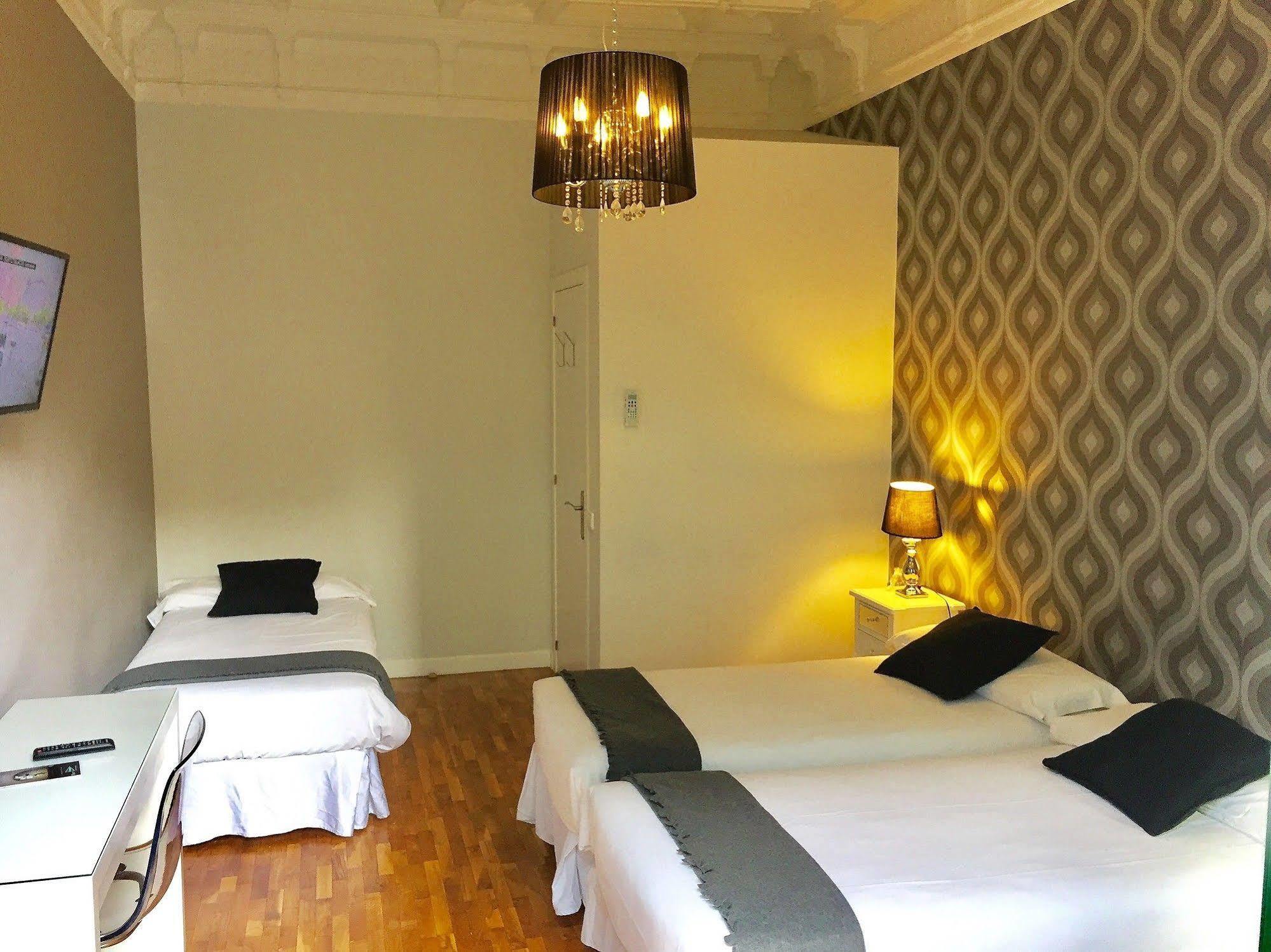 Super Balmes Guest House Barcelona Eksteriør bilde